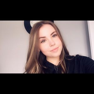 Meet your Posher, Chloe